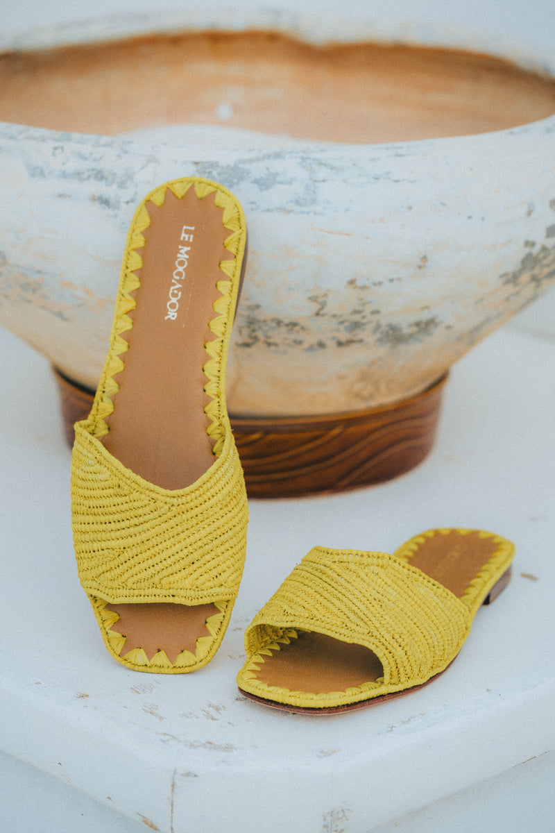 1960s raffia straw shoes by authentic Joyce with fruit salad accent Size 8.5 / 9